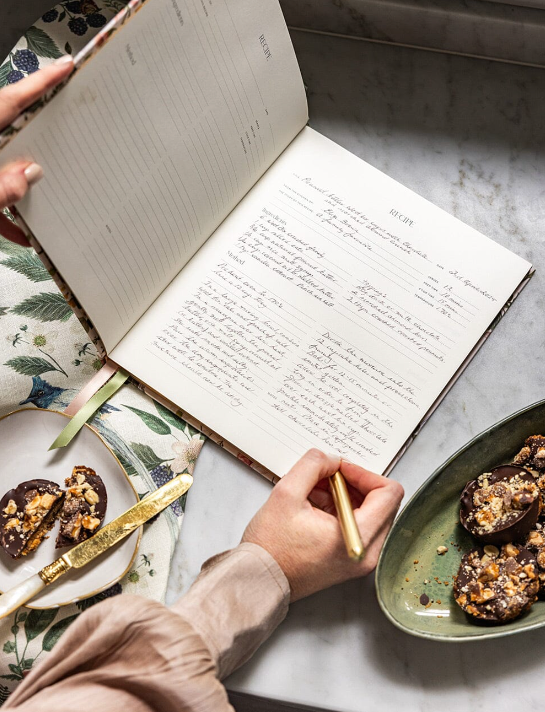 Bespoke Recipe Journal - Cockatoo