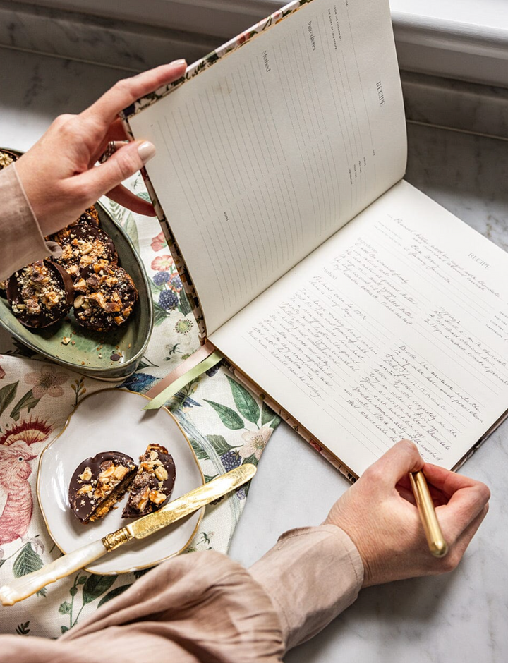 Bespoke Recipe Journal - Cockatoo