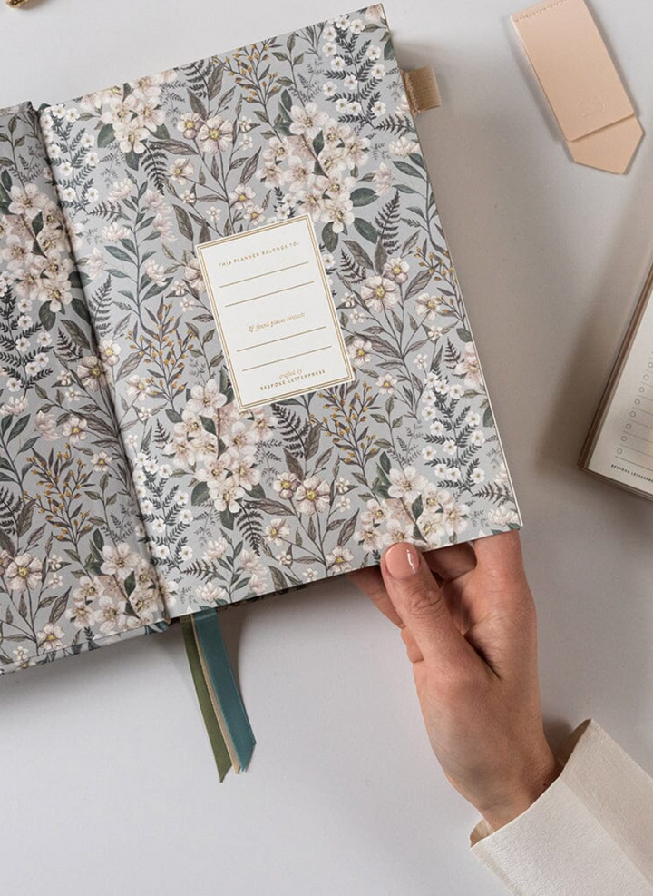 Bespoke 2026 Desktop Linen Bound Planner - Ivory Garden
