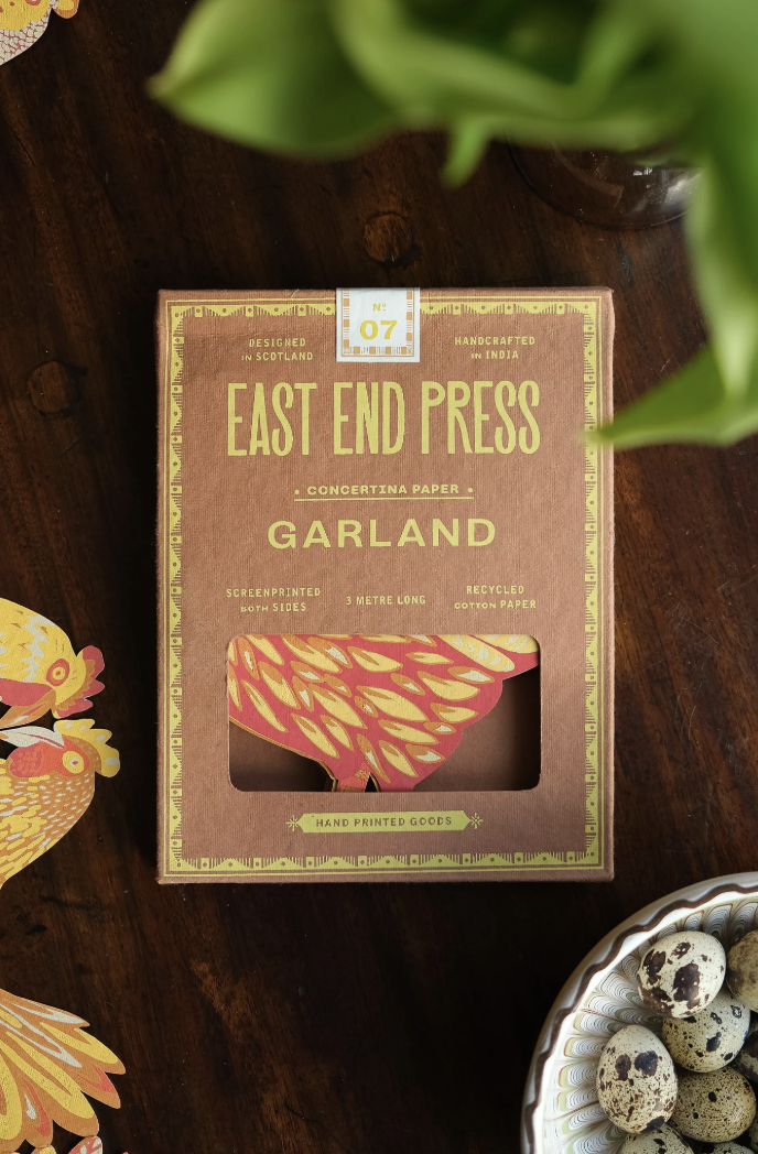 East End Decorative Garland 3m Long - Chickens