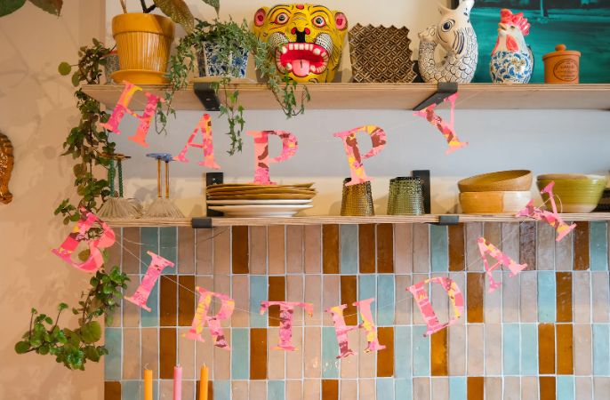 East End Decorative Garland 3m Long - Happy Birthday Red