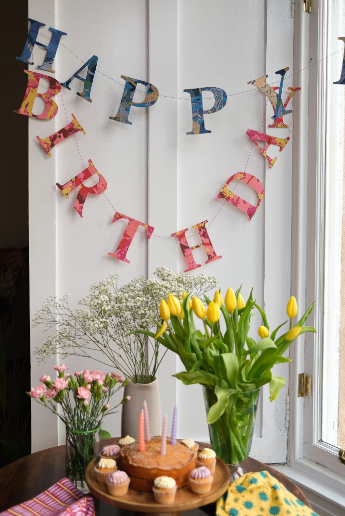 East End Decorative Garland 3m Long - Happy Birthday Red