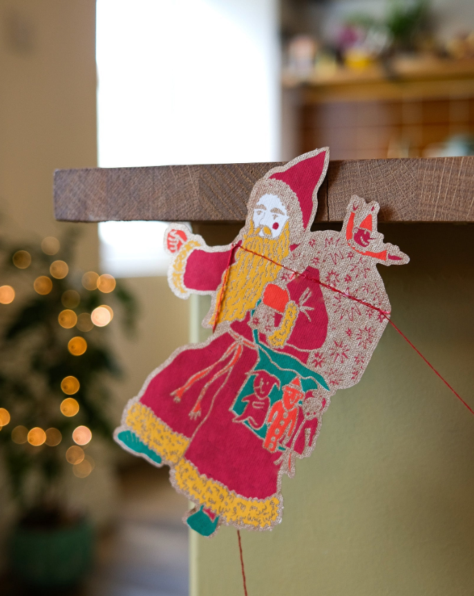 Christmas Decorative Garland 3m Long - Saint Nicholas (No.64)