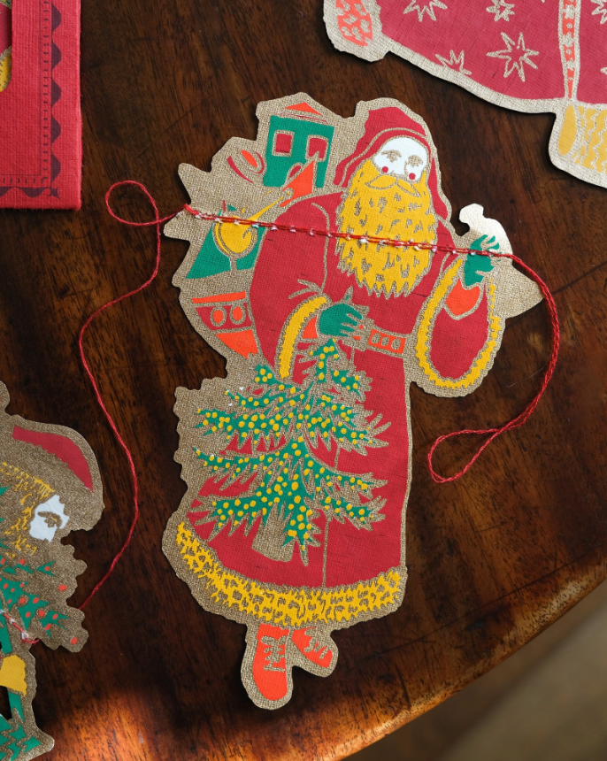 Christmas Decorative Garland 3m Long - Saint Nicholas (No.64)