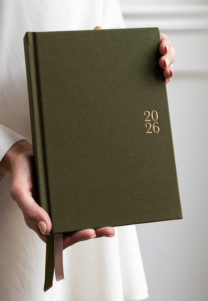 Bespoke 2026 Desktop Linen Bound Planner - Hunter Green