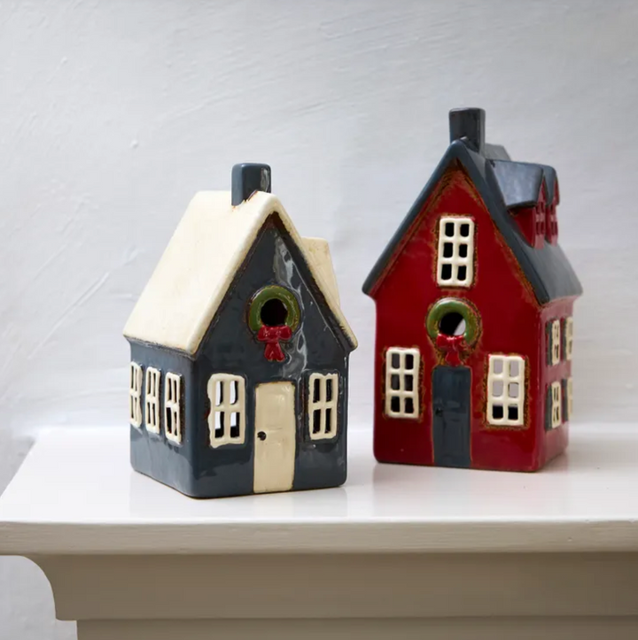 Alsace Tea Light Cottage Red with Wreath