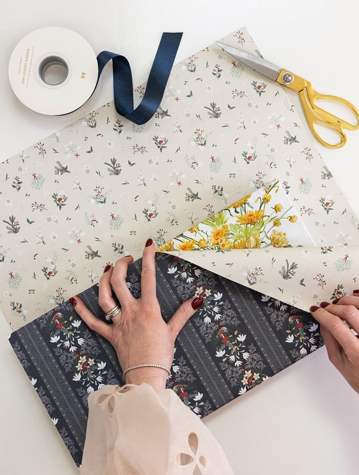 Bespoke Flat Wrap - Christmas Birds & Heirloom Holly
