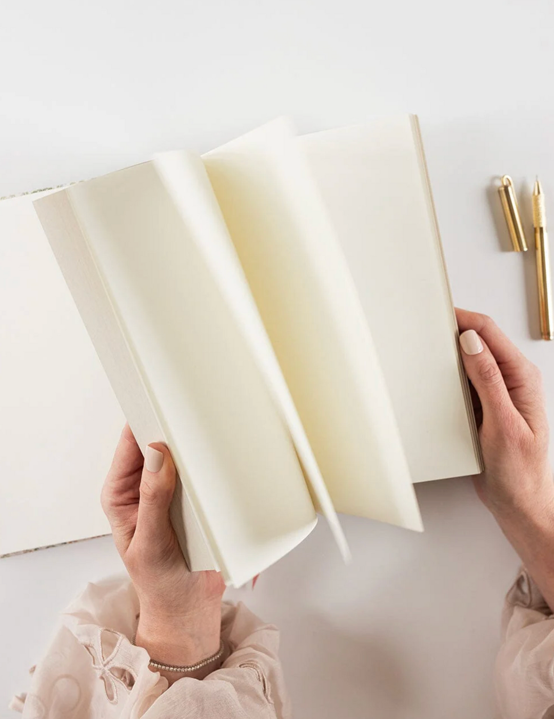 Bespoke Linen Bound Journal - Bramble oss (Blank Journal)