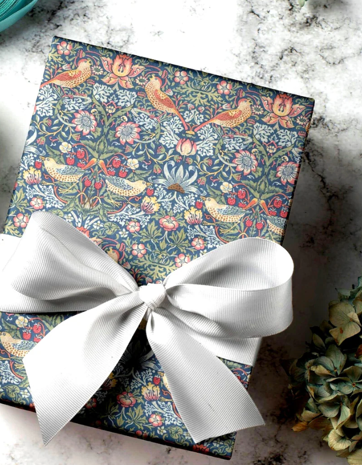 Museums & Galleries Roll Wrap - V&A Strawberry Thief