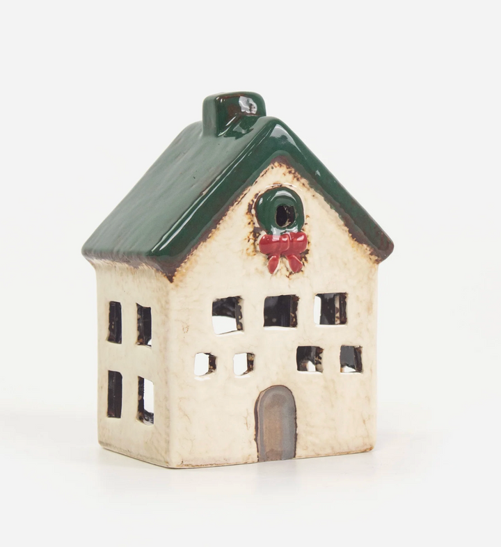 Tea Light House - Nordgard  Cottage with Bow Wreath