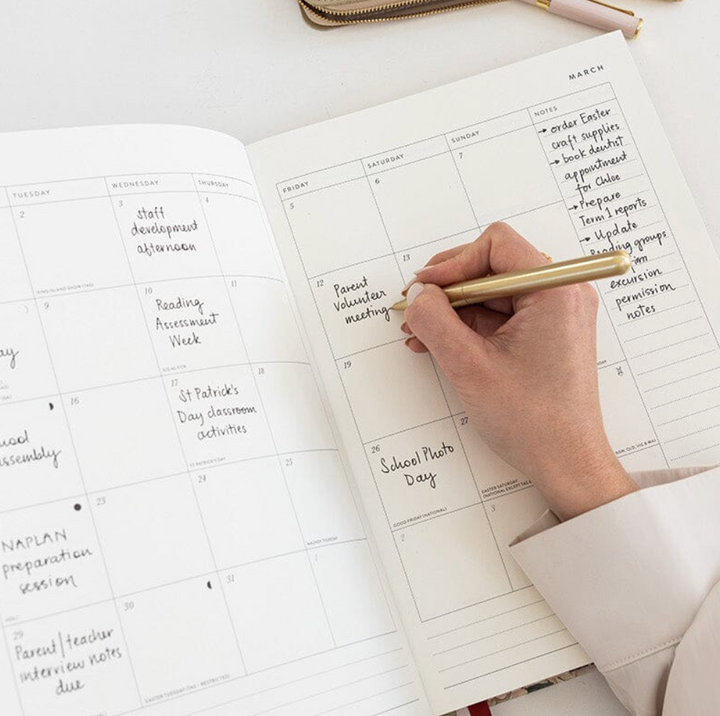 Bespoke 2027 Teacher's A4 Planner - Heritage Roses